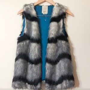 anthropologie: elevenses | small faux fur vest
